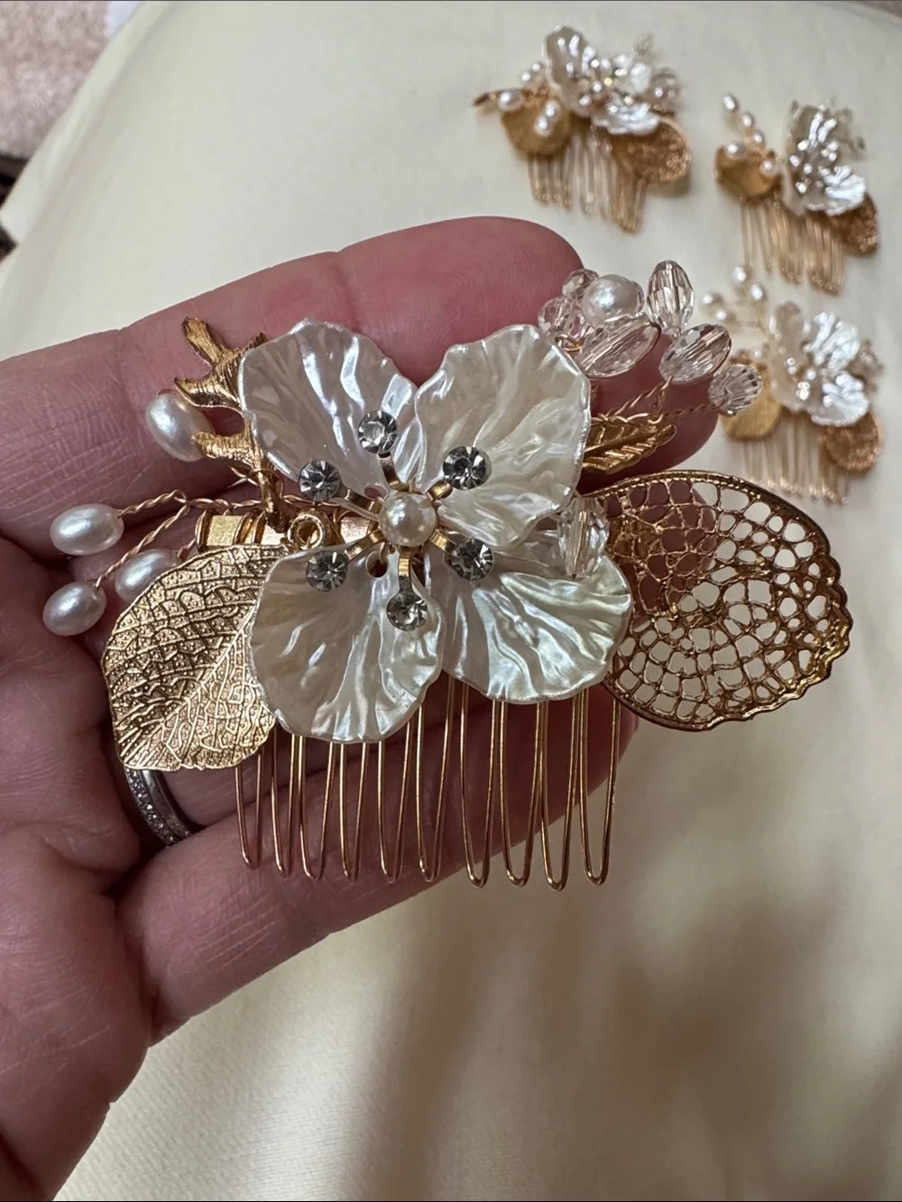 N/A delicate gold